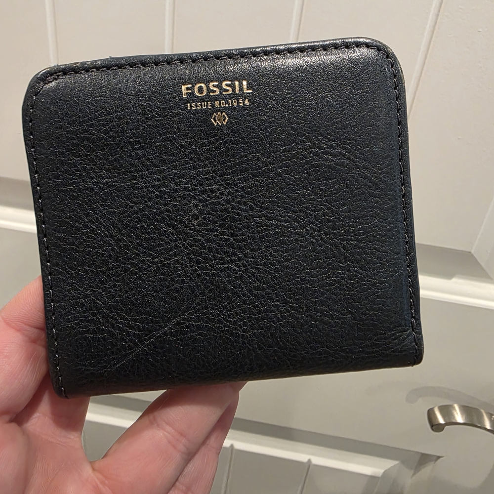 *** Fossil Navy Leather Wallet - Vintage